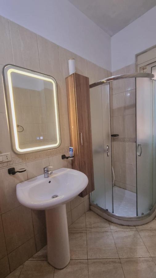 Ferienwohnung Liqeni Thate, Tirane Exterior foto